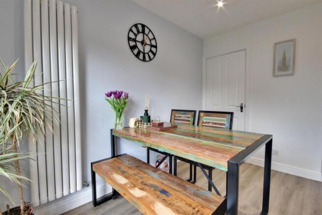 4 bed Semi-Detached for sale Image 6