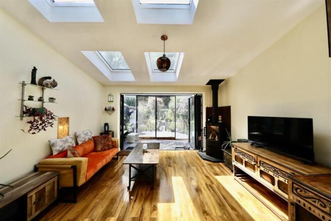 2 bed Terraced for sale Image 8
