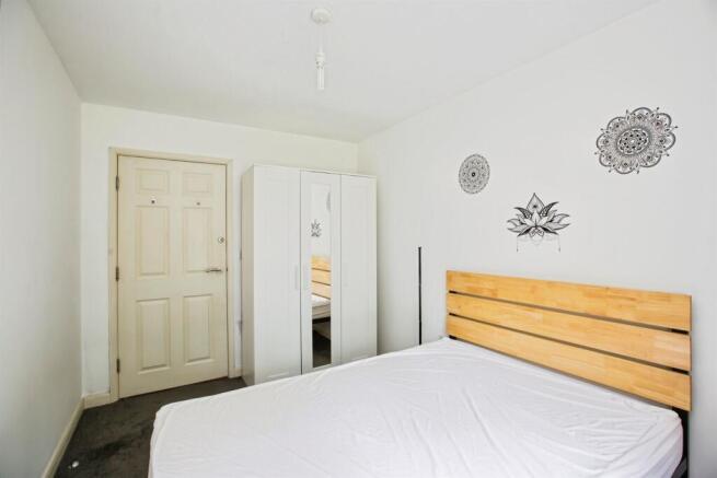 2 bed Apartment for sale Image 5