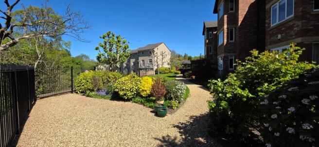 6 riverside court 6.jpg