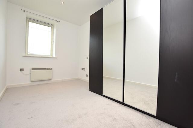 2 bed Apartment to rent Image 10