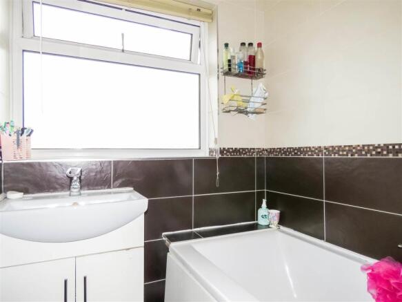 Bathroom.JPG
