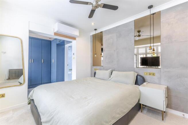 Bedroom 1b.jpg