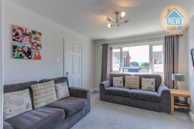 LOUNGE:
