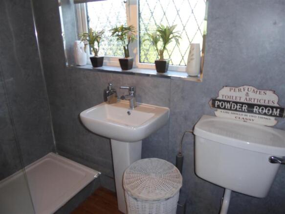 SHOWER ROOM/WC