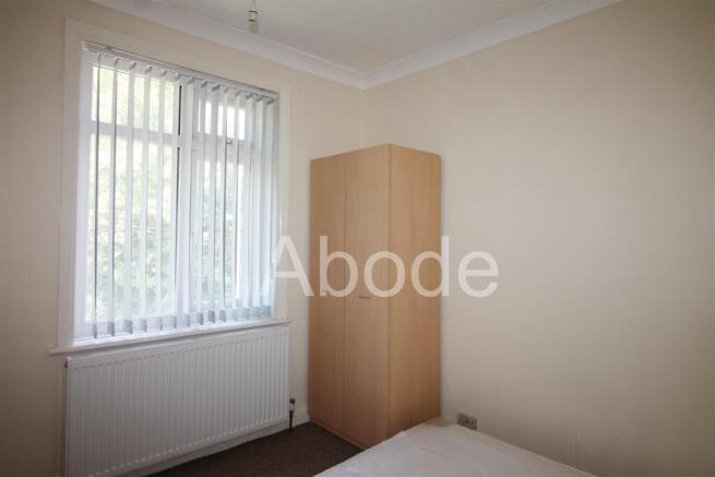 5 bed House to rent Image 10