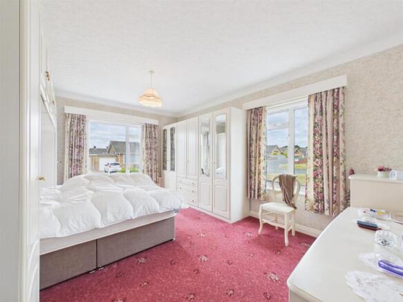 2 bed Detached Bungalow for sale Image 6