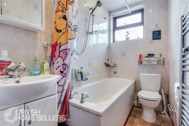 3 bed Terraced for sale Image 10
