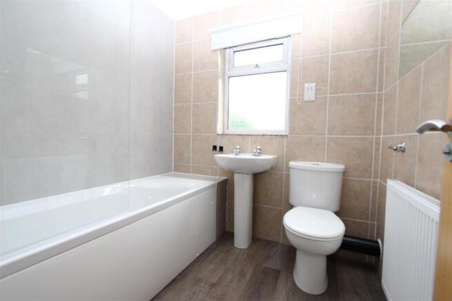 2 bed Town House to rent Image 8