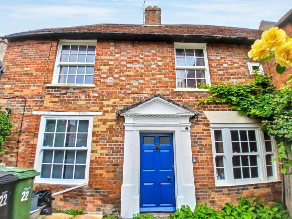 Studio semi-detached on 22 Grove Street, Wantage, Oxfordshire OX12 7AA, £200,000
