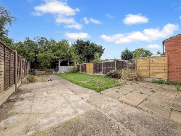 Large Private Garden 650