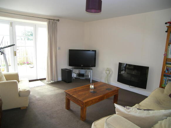 Sitting room photo 1