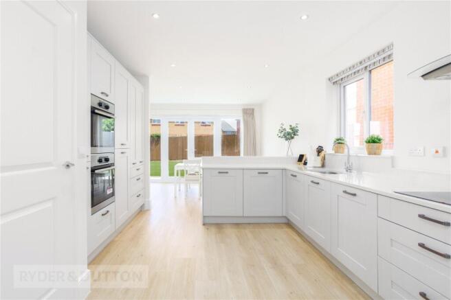 4 bed Detached for sale Image 7