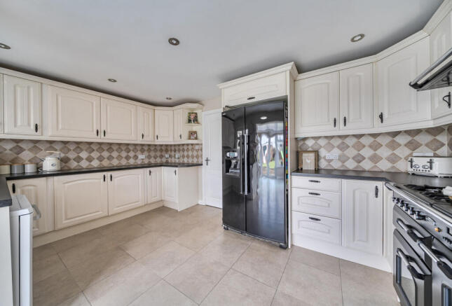 1383531-8-6925c62...