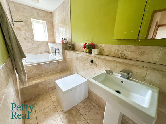 2 bed Terraced for sale Image 9