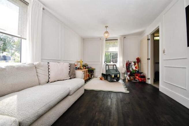 3 bed Semi-Detached for sale Image 7