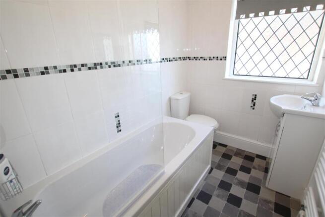 GROUND FLOOR BATHROOM