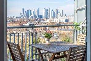 63, Seren Park Gardens, London SE3 7RP