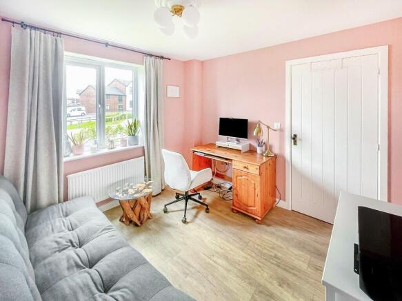 4 bed Detached for sale Image 8