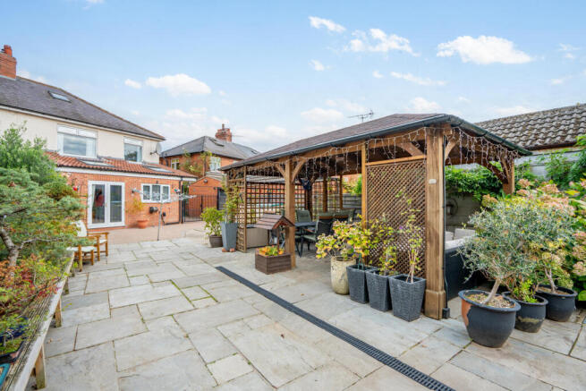 4 bed Semi-Detached for sale Image 12