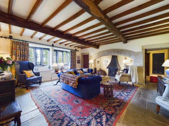 7 bed Detached for sale Image 5