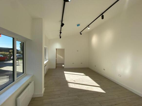 Main Room photo 2
