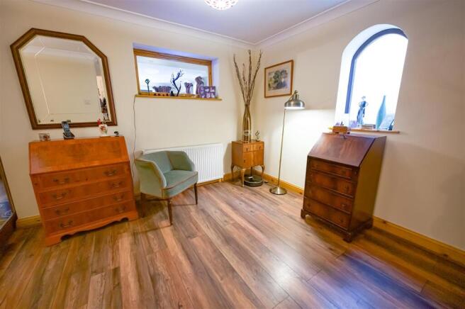 3 bed Bungalow for sale Image 10