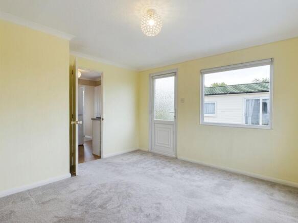 2 bed Park Home for sale Image 4