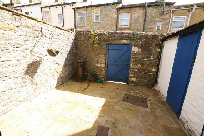 Photo 10