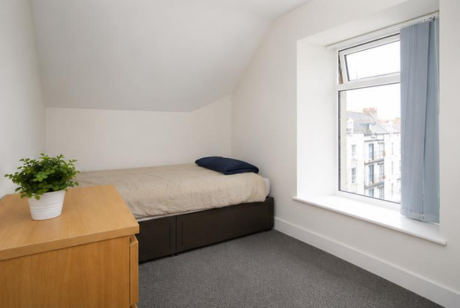 15 Wolsdon F5 Bedroom.png