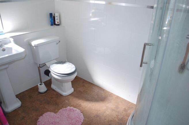 bed 2 ensuite