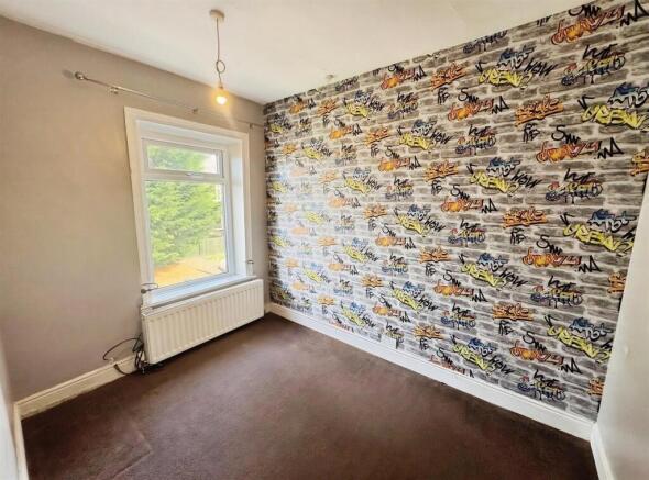 3 bed Terraced to rent Image 5
