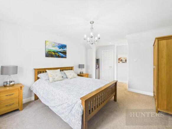5 bed Detached for sale Image 12