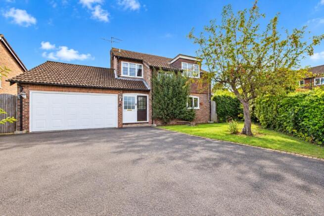 4-bed detached on Oregon Avenue, Tilehurst, Reading, Berkshire, RG31, £725,000