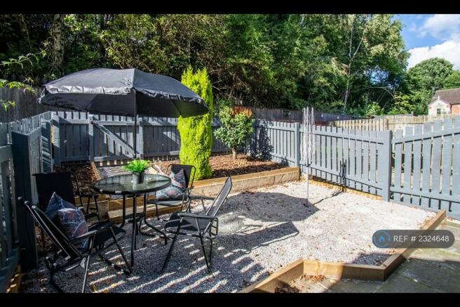 Spacious Garden / Washing Line