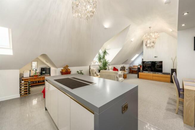 Lounge/Dining/Kitchen