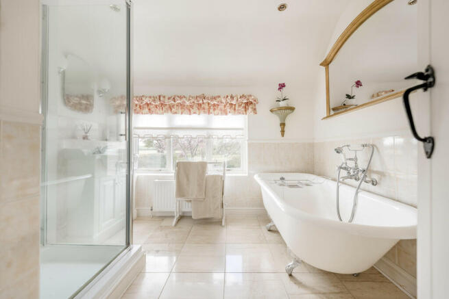 En-Suite Bathroom