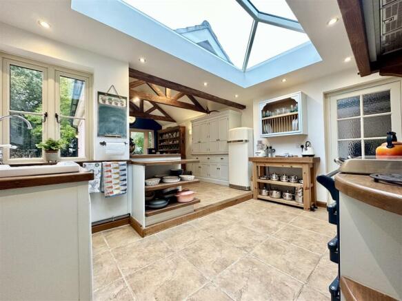 kitchen to dining area.JPEG