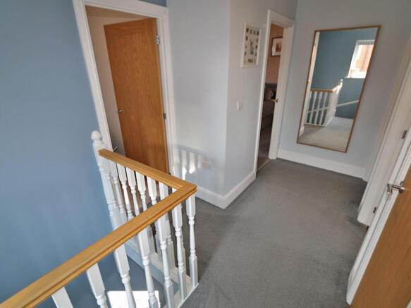 4 bed Detached for sale Image 10