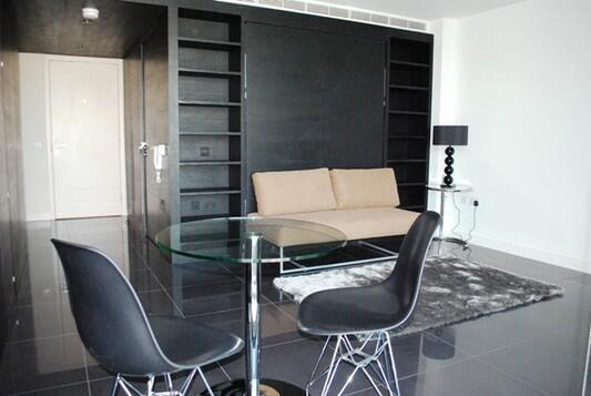 Living/Sleepin Area