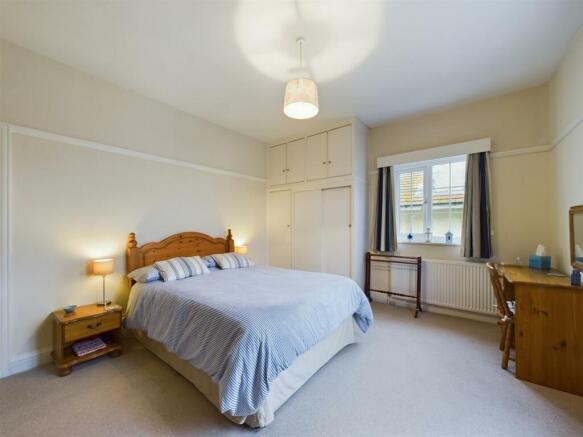 2 bed Flat for sale Image 7