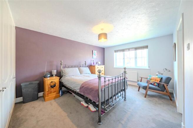 4 bed Detached for sale Image 5