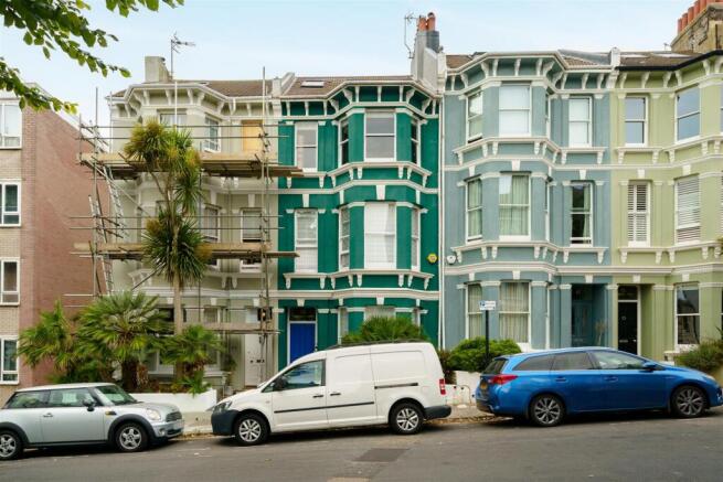 CHESHAM STREET FRONT