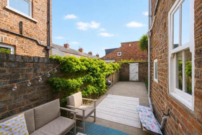 2 bed Terraced for sale Image 12