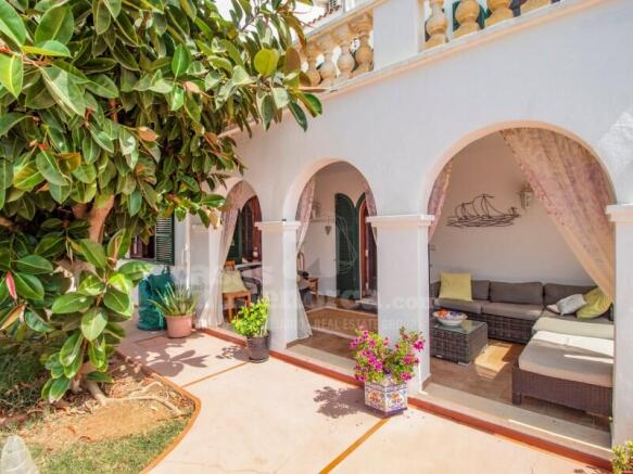 Covered terrace Villa Cala Blanca