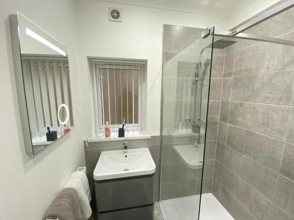 Double Shower Room