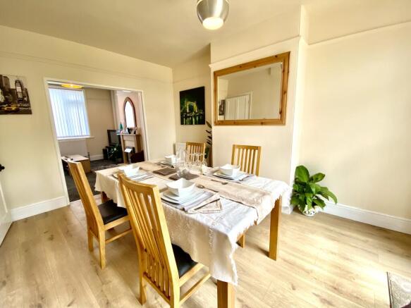 Dining/ Lounge