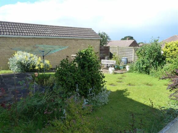 PATIO & LAWNED GARDE