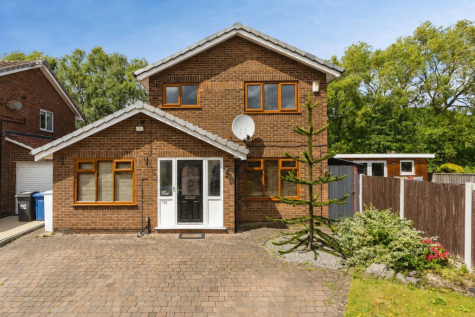 Dundee Close, Fearnhead, Warrington, WA2