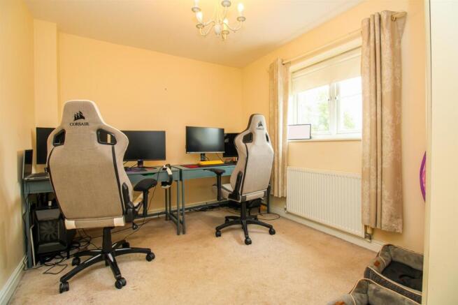 4 bed Town House for sale Image 7